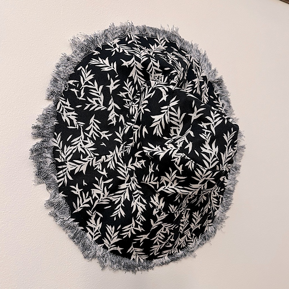 FRENCH CONNECTION | LEAF PRINT SUNHAT | Black & Ecru | NWT - Picture 11 of 12